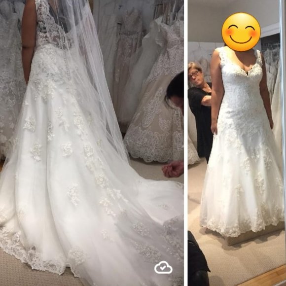 Wedding Dress - Picture 1 of 5